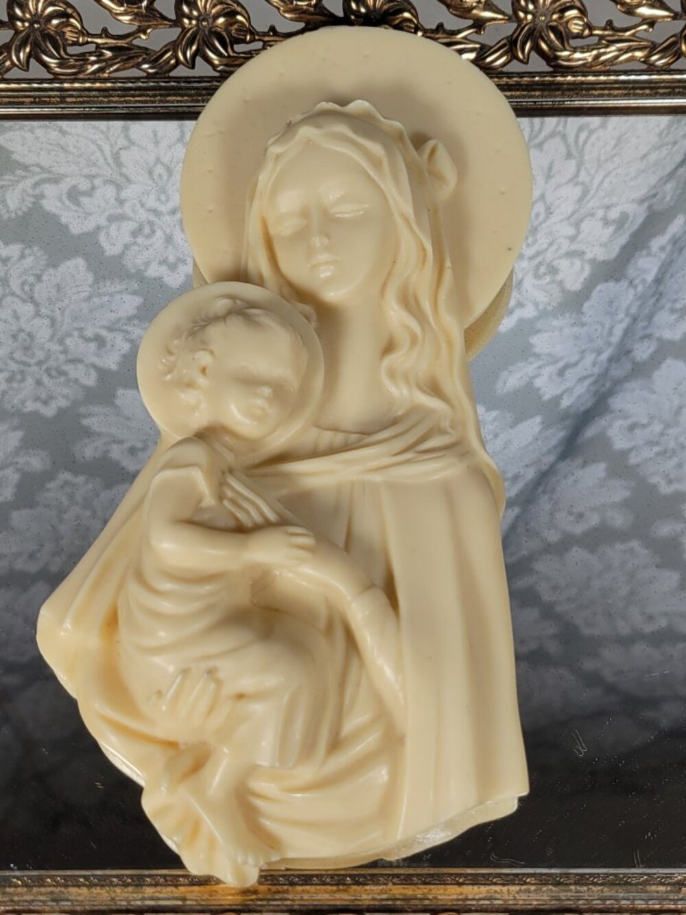 Vintage Mary and baby Jesus Wall Hanging Décor Plaque Cream Ivory Color